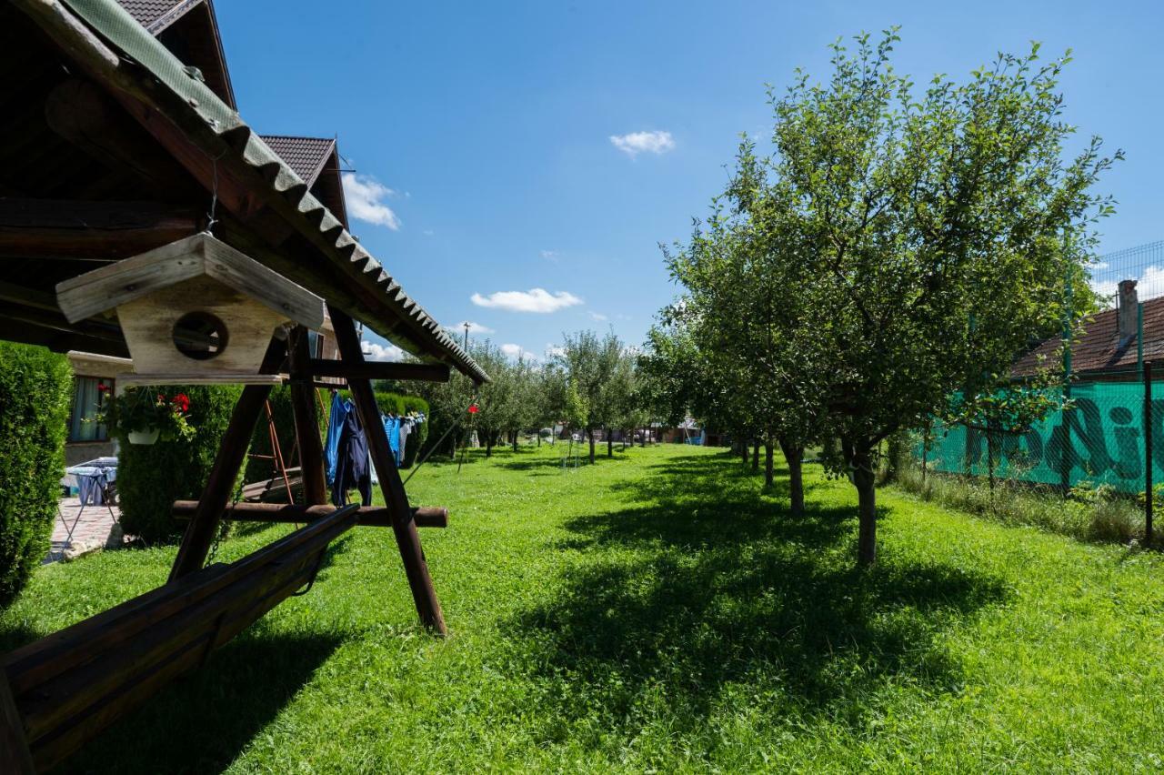 Vila Mogan Hotel Moieciu de Jos Bagian luar foto