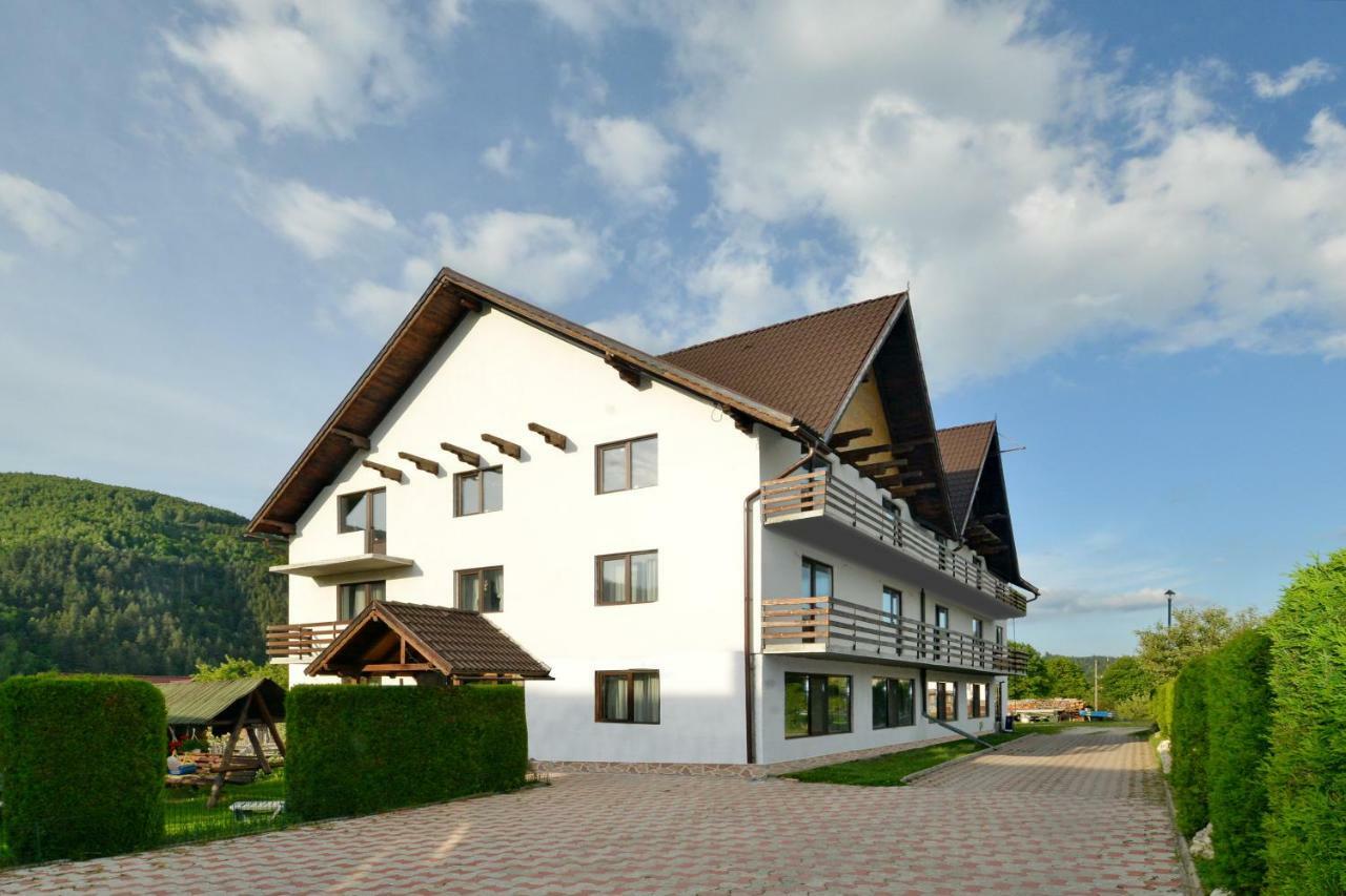 Vila Mogan Hotel Moieciu de Jos Bagian luar foto