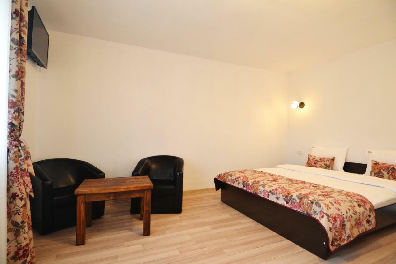 Vila Mogan Hotel Moieciu de Jos Bagian luar foto